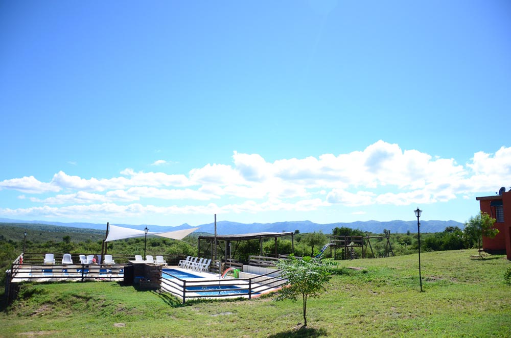 Pileta y vista del complejo